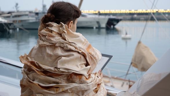 Rebecca Jagoe, The Way I Feel it Slipping All Over Me (2018). Performance wearing sculpture (Scrofula). 