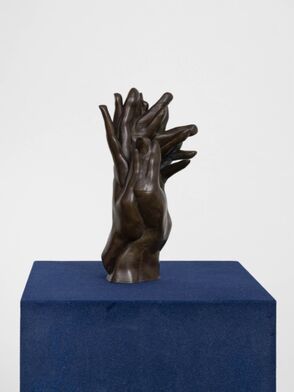 Ebun Sodipo Left Hand of the Sisters 2024. Southwark Park Galleries. Ffoto: Rita Silva